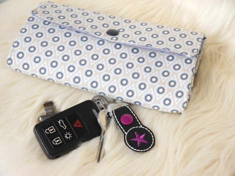 Stickdatei Schlüsselanhänger Chiptasche ITH Einzeldatei und 4er Set für 10x10cm Stickrahmen S502-02